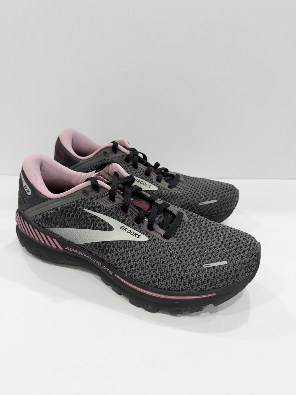 Brooks Adrenaline GTS 22 Women’s shoes